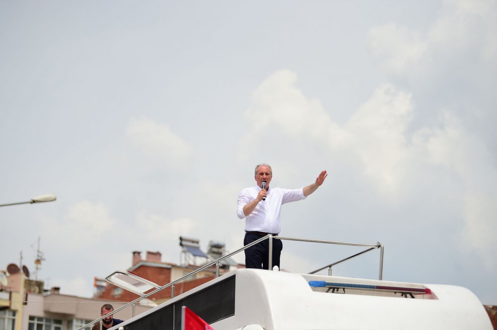 Muharrem İnce İzmir'in Ödemiş ilçesinde halkı selamladı