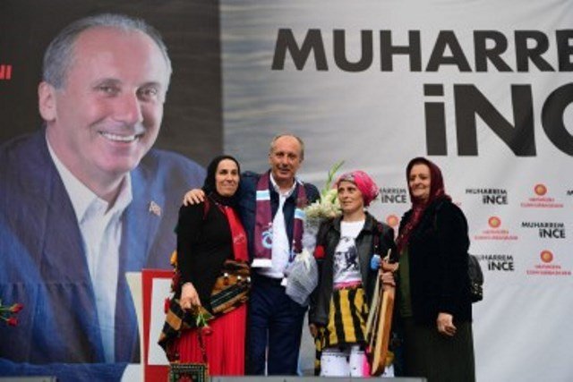 Muharrem İnce Trabzon'da halka hitap etti