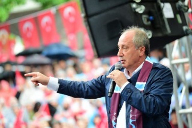 Muharrem İnce Trabzon'da halka hitap etti