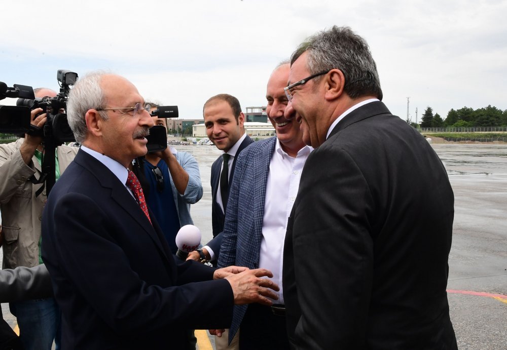 Kılıçdaroğlu ve İnce Ankara Esenboğa Havalimanı'nda karşılaştı