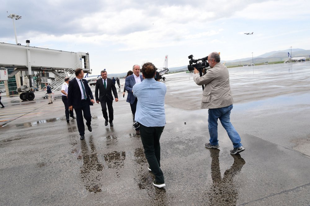 Kılıçdaroğlu ve İnce Ankara Esenboğa Havalimanı'nda karşılaştı