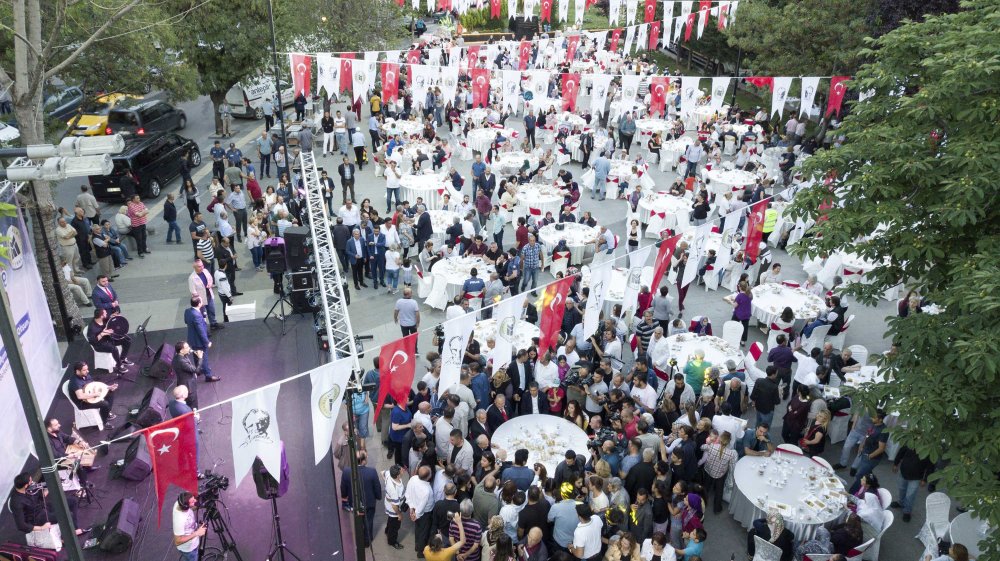 Kılıçdaroğlu, Yenimahalle sakinleriyle iftarda buluştu