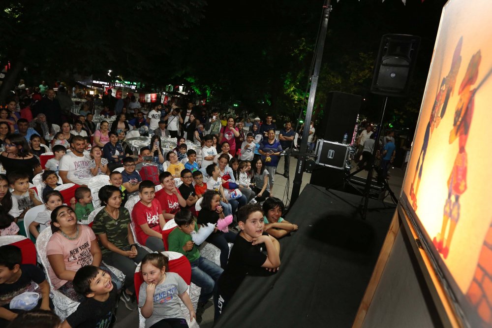 Kılıçdaroğlu, Yenimahalle sakinleriyle iftarda buluştu