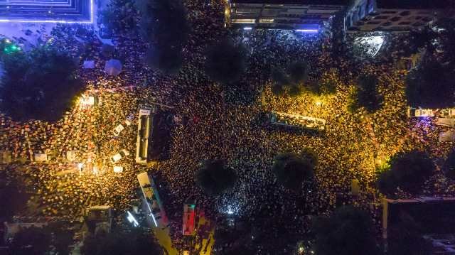 Muharrem İnce, Kadıköy'de binlerce yurttaşın katılımıyla gece mitingi düzenledi