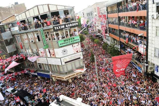 Muharrem İnce, İstanbul Küçükçekmece'de halka seslendi