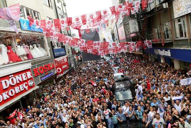 Muharrem İnce, İstanbul Küçükçekmece'de halka seslendi