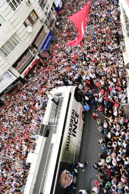 Muharrem İnce, İstanbul Küçükçekmece'de halka seslendi