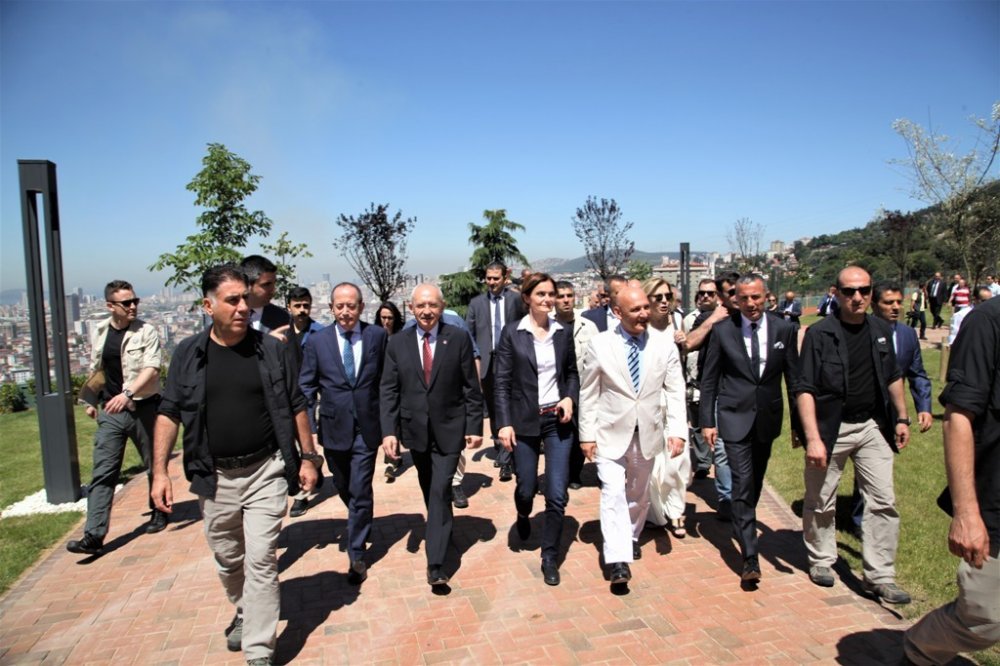 Kılıçdaroğlu, Kartal'da 'Yaşlı Bakım ve Huzurevi Binası'nın açılışına katıldı