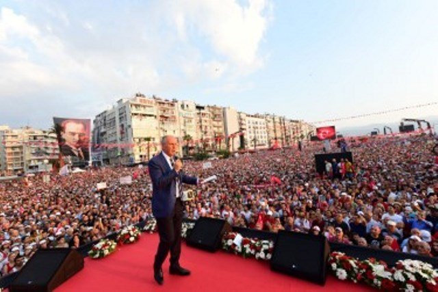 Muharrem İnce İzmir'de tarihi kalabalığa seslendi