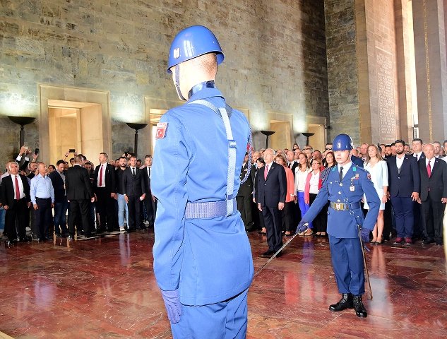 CHP heyetinden Anıtkabir'e '95. yıl' ziyareti