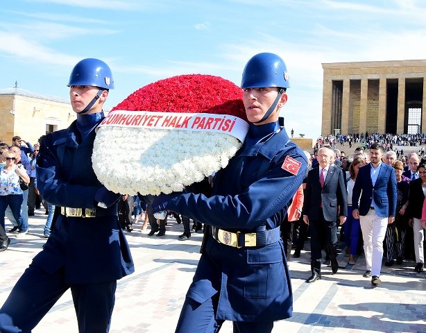 CHP heyetinden Anıtkabir'e '95. yıl' ziyareti