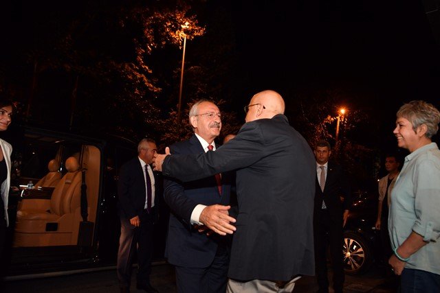 Tahliye sonrası Kılıçdaroğlu ile Enis Berberoğlu bir araya geldi
