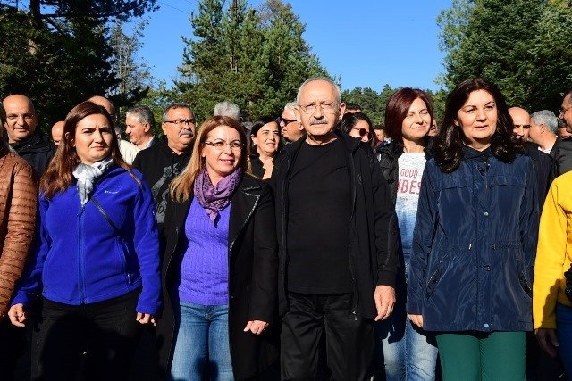 Kılıçdaoğlu, Abant Tabiat Parkı'nda yürüyüş yaptı