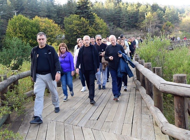 Kılıçdaoğlu, Abant Tabiat Parkı'nda yürüyüş yaptı