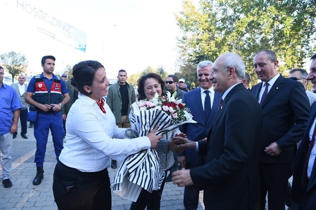 Kılıçdaroğlu, Çanakkale Karabiga'da yurttaşlarla bir araya geldi