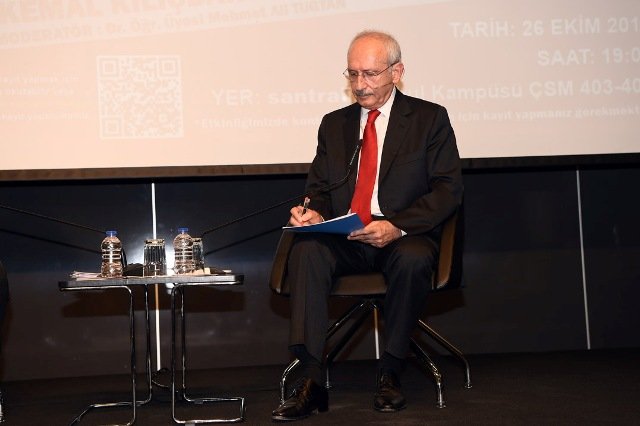 Kılıçdaroğlu, 'Türkiye'de Gençlik ve Siyaset' konulu konferansa katıldı