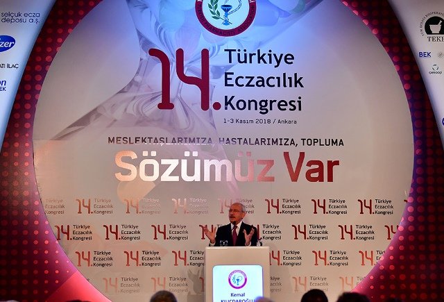 KIılıçdaroğlu, 14. Eczacılık Kongresi'nde konuştu