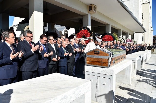 Kılıçdaroğlu, CHP Milletvekili Tekin Bingöl'ün annesinin cenaze törenine katıldı