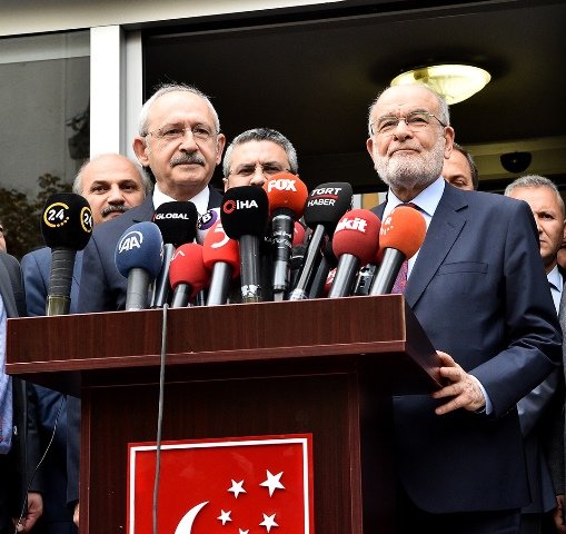 Kılıçdaroğlu, Saadet lideri Karamollaoğlu ile görüştü.