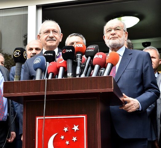 Kılıçdaroğlu, Saadet lideri Karamollaoğlu ile görüştü.