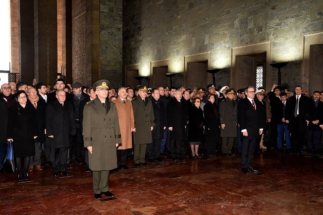 Kılıçdaroğlu, Anıtkabir'de İsmet İnönü'yü anma törenine katıldı