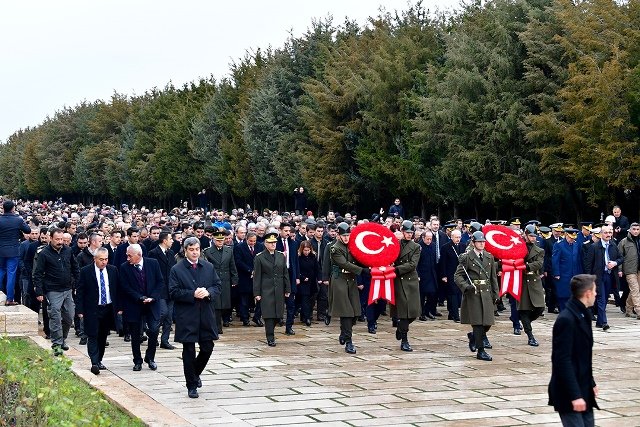 Kılıçdaroğlu, Anıtkabir'de İsmet İnönü'yü anma törenine katıldı