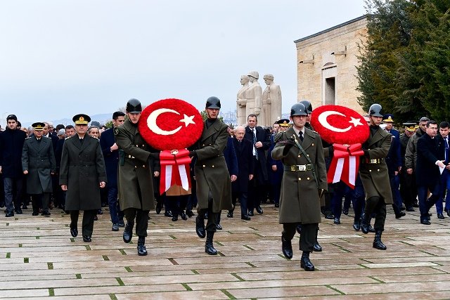 Kılıçdaroğlu, Anıtkabir'de İsmet İnönü'yü anma törenine katıldı