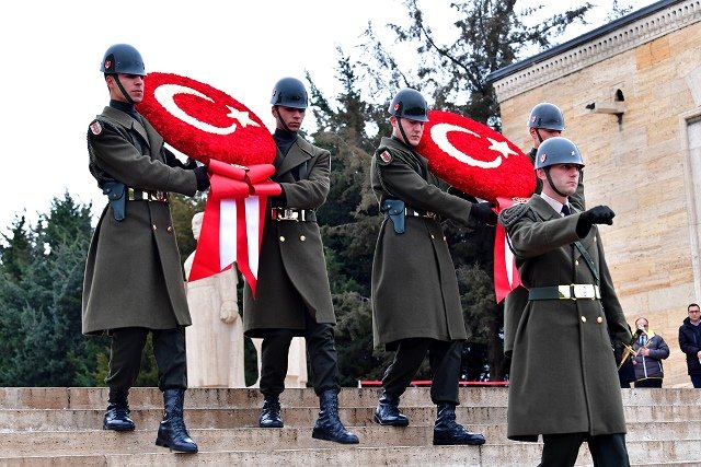 Kılıçdaroğlu, Anıtkabir'de İsmet İnönü'yü anma törenine katıldı