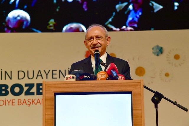 Kılıçdaroğlu, CHP Bursa Büyükşehir Belediye Başkan Adayı Mustafa Bozbey’in tanıtım toplantısına katıldı