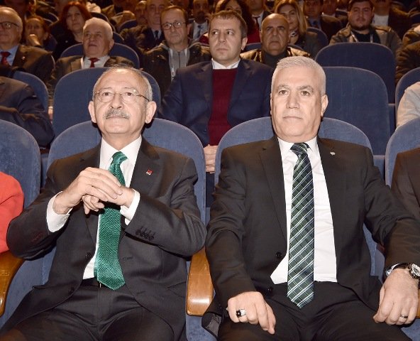 Kılıçdaroğlu, CHP Bursa Büyükşehir Belediye Başkan Adayı Mustafa Bozbey’in tanıtım toplantısına katıldı