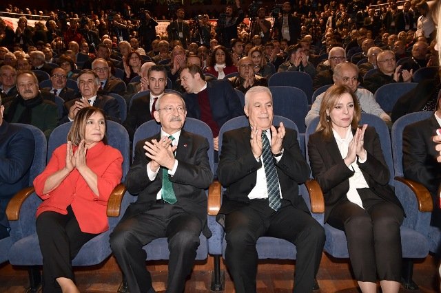 Kılıçdaroğlu, CHP Bursa Büyükşehir Belediye Başkan Adayı Mustafa Bozbey’in tanıtım toplantısına katıldı