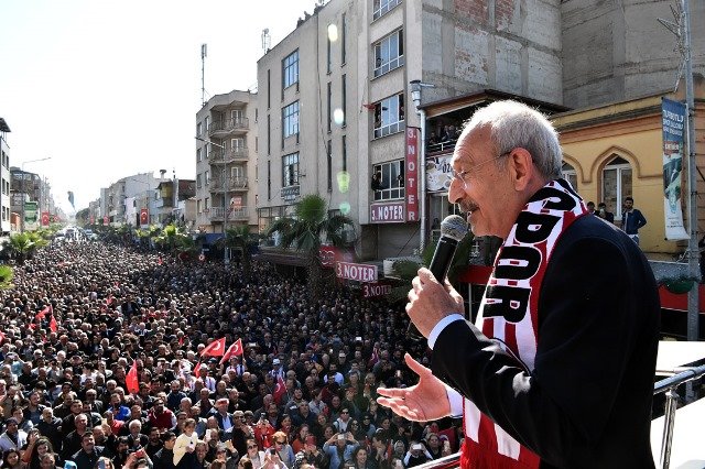 Kılıçdaroğlu, Manisa'da halkla buluştu