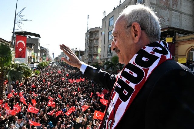 Kılıçdaroğlu, Manisa'da halkla buluştu