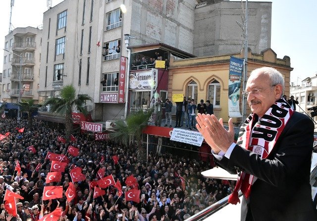 Kılıçdaroğlu, Manisa'da halkla buluştu