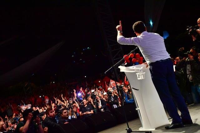 İBB Başkanı Ekrem İmamoğlu, YSK'nın skandal İstanbul kararını, Beylikdüzü'nde on binlerce vatandaşla birlikte protesto etti