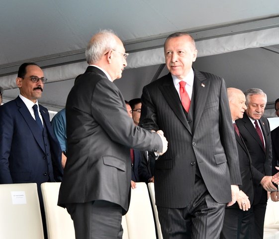 Kılıçdaroğlu Samsun’daki 19 Mayıs resmi törenine katıldı