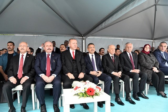 Kılıçdaroğlu Samsun’daki 19 Mayıs resmi törenine katıldı