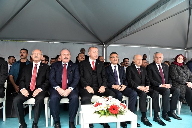 Kılıçdaroğlu Samsun’daki 19 Mayıs resmi törenine katıldı