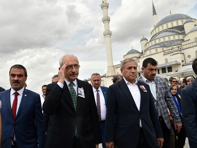 Kılıçdaroğlu,gazeteci Taki Doğan’ın cenaze törenine katıldı