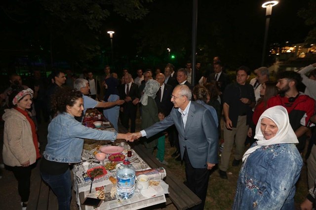 Kılıçdaroğlu, Ankara Minübüsçüler Esnaf Odası iftarına katıldı