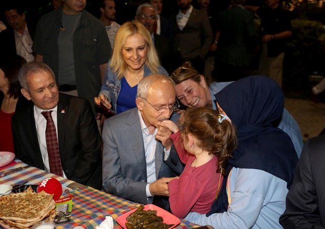 Kılıçdaroğlu, Ankara Minübüsçüler Esnaf Odası iftarına katıldı