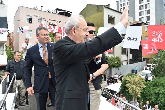 Kılıçdaroğlu, İstanbul Kağıthane'de vatandaşlarla buluştu