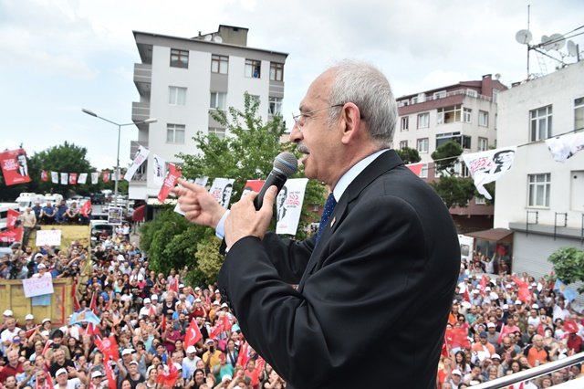 Kılıçdaroğlu, İstanbul Kağıthane'de vatandaşlarla buluştu