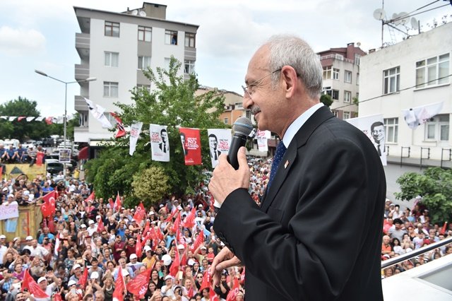 Kılıçdaroğlu, İstanbul Kağıthane'de vatandaşlarla buluştu