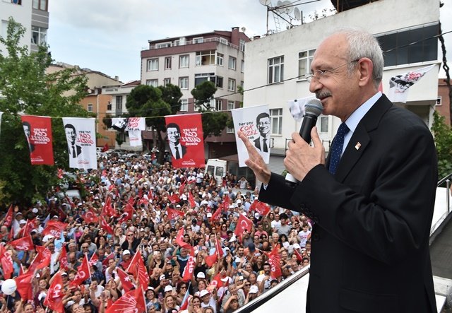 Kılıçdaroğlu, İstanbul Kağıthane'de vatandaşlarla buluştu