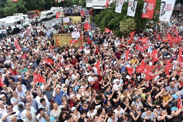 Kılıçdaroğlu, İstanbul Kağıthane'de vatandaşlarla buluştu