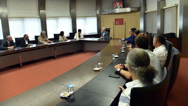 Kılıçdaroğlu, Mimarlar Odası Ankara Şube Başkanı ve beraberindeki heyetle görüştü
