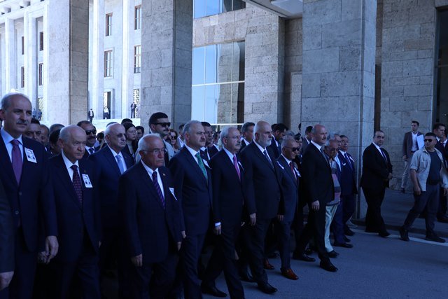 Kılıçdaroğlu, Ahmet Ferruh Bozbeyli'nin cenaze törenine katıldı