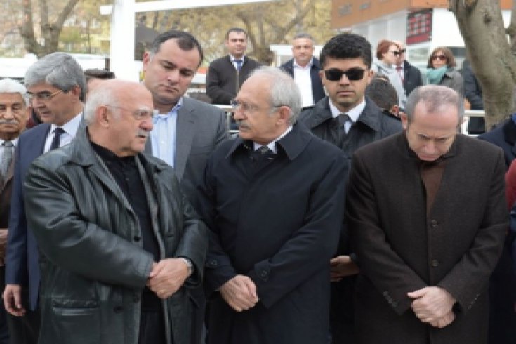Kılıçdaroğlu,  Zekeriya Temizel'in Annesinin cenaze namazına katıldı