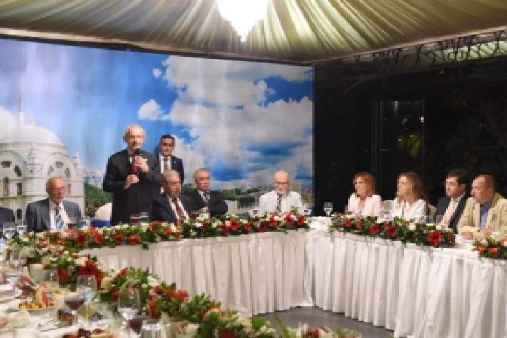 Kılıçdaroğlu, İstanbul'da VİP iftara katıldı